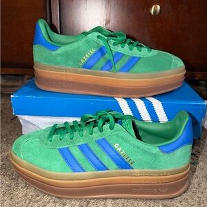 Women’s size 8.5 Adidas Gazelle Green with Blue Stripes